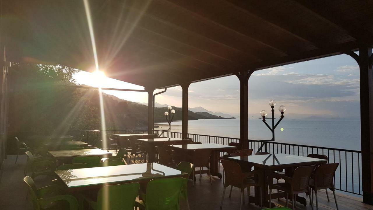 Rooms Lake View Balani Restaurant Shkodër エクステリア 写真